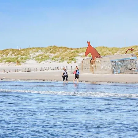 Dom wakacyjny 4 Bedroom Beautiful In Blåvand