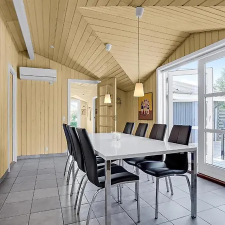 4 Bedroom Beautiful In * Blåvand