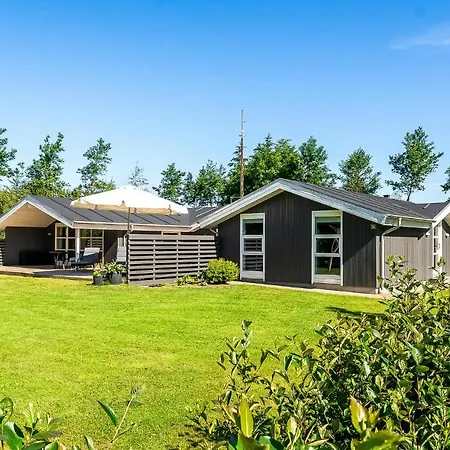 4 Bedroom Beautiful In Blåvand