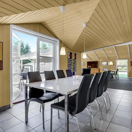 4 Bedroom Beautiful In